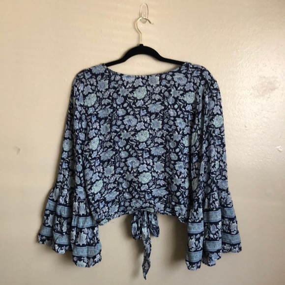 American Eagle Flowy Bell Sleeve Crop Top - Picture 3 of 5